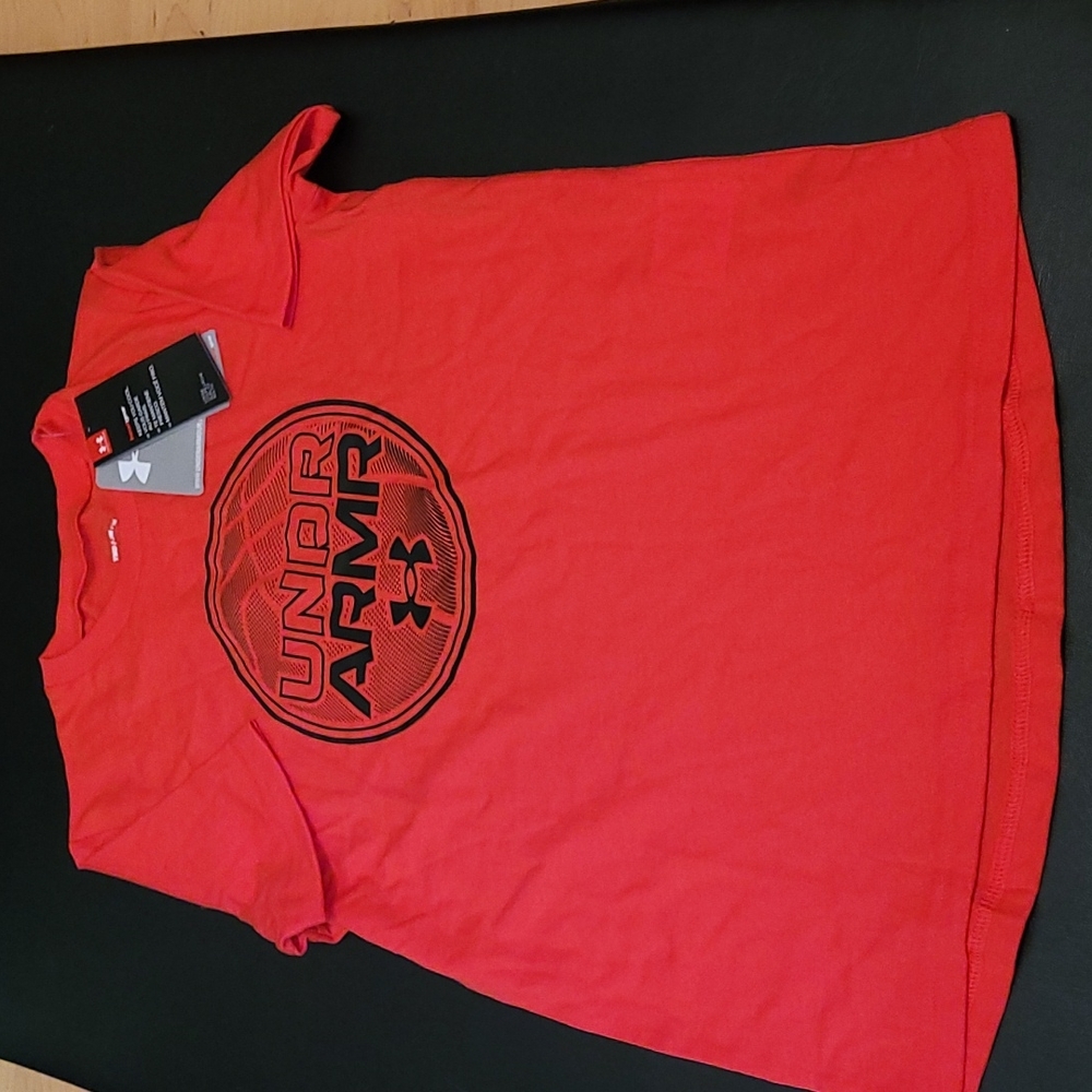UNDER ARMOUR SHIRT NEW